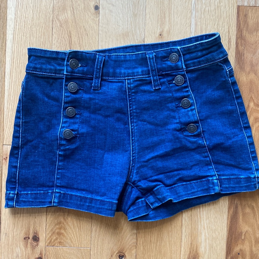 American Eagle hi-rise shortie women’s shorts